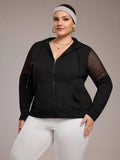 Giacca sportiva con cappuccio in rete e patchwork per donne taglie forti